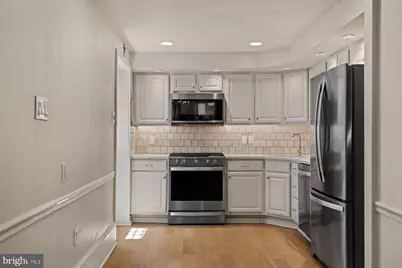 802 N Bambrey Street, Philadelphia, PA 19130 - Photo 8