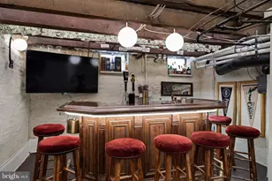 802 N Bambrey St, Philadelphia, PA 19130 - Photo 28