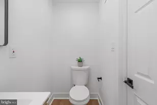 530 Arthur St, Philadelphia, PA 19111 - Photo 18