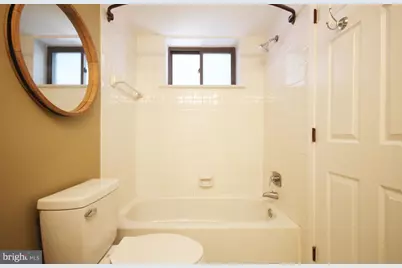 2128 Appletree Street, Philadelphia, PA 19103 - Photo 18