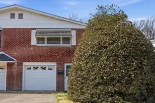 3622 Chesterfield Rd, Philadelphia, PA 19114 - Photo 2