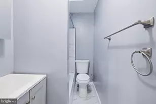 1526 S LeCount St, Philadelphia, PA 19146 - Photo 24