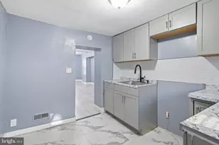 1526 S LeCount St, Philadelphia, PA 19146 - Photo 10