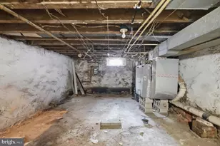 1526 S LeCount St, Philadelphia, PA 19146 - Photo 16