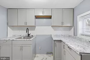 1526 S LeCount St, Philadelphia, PA 19146 - Photo 12