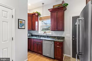 827 N Bambrey St, Philadelphia, PA 19130 - Photo 8