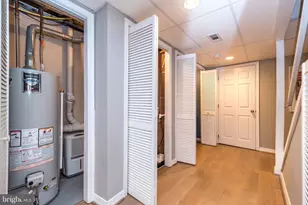 827 N Bambrey St, Philadelphia, PA 19130 - Photo 46