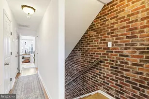 827 N Bambrey St, Philadelphia, PA 19130 - Photo 14