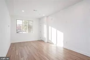 727 N 39th St, Philadelphia, PA 19104 - Photo 18