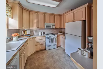 529 Strahle Street, Philadelphia, PA 19111 - Photo 4