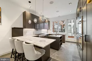 1727 Delancey Pl, Philadelphia, PA 19103 - Photo 6