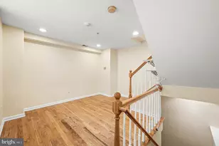 1027 N 4th St, Philadelphia, PA 19123 - Photo 2