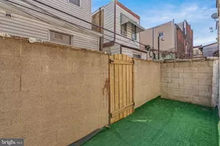 2137 S 15th St, Philadelphia, PA 19145 - Photo 14