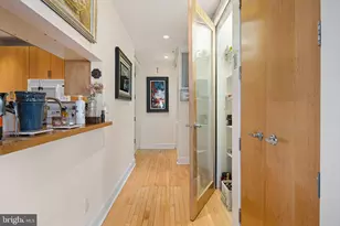 214 New St, Philadelphia, PA 19106 - Photo 6