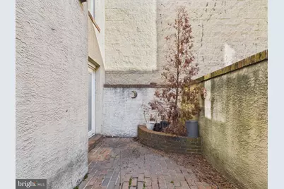 2036 Appletree Street, Philadelphia, PA 19103 - Photo 8