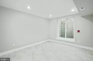 411 W Hewson St, Philadelphia, PA 19122 - Photo 16