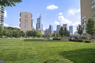 2200 Benjamin Franklin Pkwy, Philadelphia, PA 19130 - Photo 16