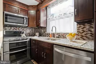 2407 S Warnock St, Philadelphia, PA 19148 - Photo 10