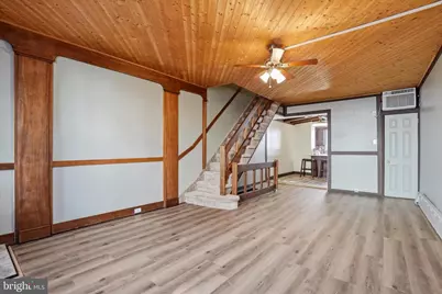 2407 S Warnock Street, Philadelphia, PA 19148 - Photo 4