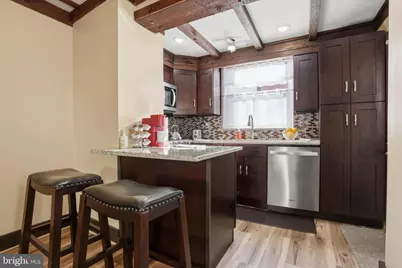 2407 S Warnock Street, Philadelphia, PA 19148 - Photo 10