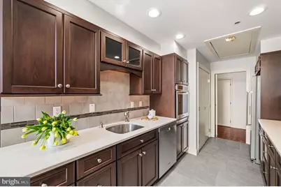 225 S 4th Street #301, Philadelphia, PA 19106 - Photo 14