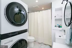 1126 Lombard St, Philadelphia, PA 19147 - Photo 16