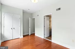 1641 Christian St, Philadelphia, PA 19146 - Photo 10