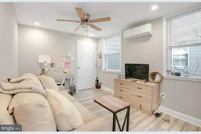752 S 9th Street #2R, Philadelphia, PA 19147 - Photo 4