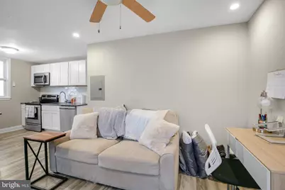 752 S 9th Street #2R, Philadelphia, PA 19147 - Photo 2