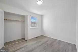 8410 Lyons Pl, Philadelphia, PA 19153 - Photo 18