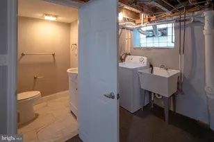 910 E Stafford St, Philadelphia, PA 19138 - Photo 36