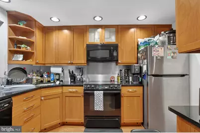 825 N 29th Street #2C, Philadelphia, PA 19130 - Photo 2