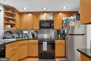 825 N 29th St, Philadelphia, PA 19130 - Photo 2