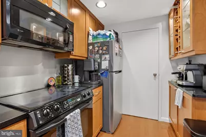 825 N 29th Street #2C, Philadelphia, PA 19130 - Photo 4