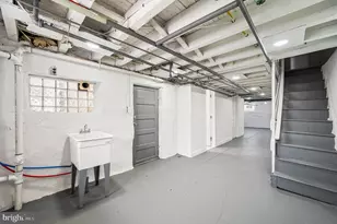 136 W Clarkson Ave, Philadelphia, PA 19120 - Photo 24