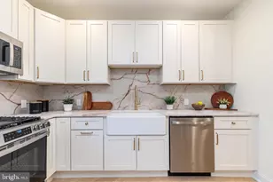 814 Mountain St, Philadelphia, PA 19148 - Photo 12