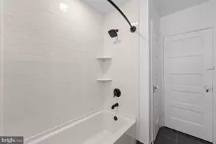 6461 Morris Park Rd, Philadelphia, PA 19151 - Photo 22