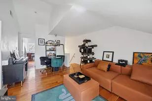 1021 Clinton St, Philadelphia, PA 19107 - Photo 8