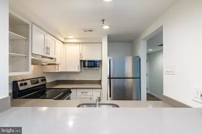 303 Vine Street #512, Philadelphia, PA 19106 - Photo 2