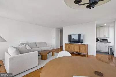 220 Locust Street #28DS, Philadelphia, PA 19106 - Photo 2