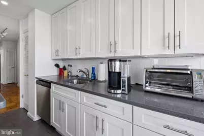 220 Locust Street #28DS, Philadelphia, PA 19106 - Photo 4