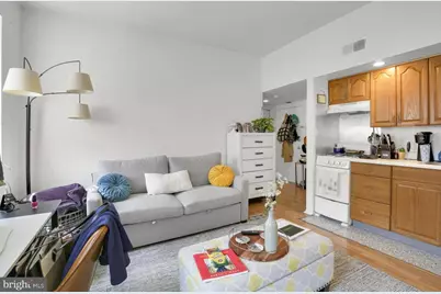 2137 Spruce Street #7, Philadelphia, PA 19103 - Photo 4