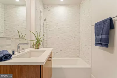 621 S 24th Street #206, Philadelphia, PA 19146 - Photo 16