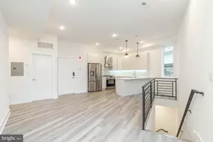 90 E Laurel St, Philadelphia, PA 19123 - Photo 4