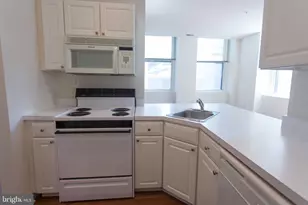 1411-3 Walnut St, Philadelphia, PA 19102 - Photo 10