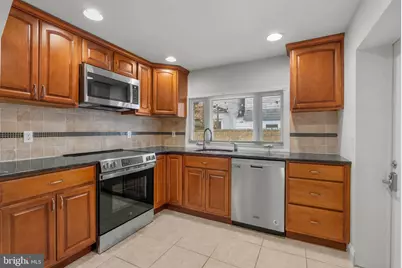 614 S Lecount Street, Philadelphia, PA 19146 - Photo 8