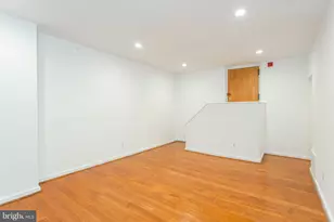 1035 Spruce St, Philadelphia, PA 19107 - Photo 16