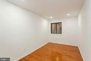 1035 Spruce St, Philadelphia, PA 19107 - Photo 32