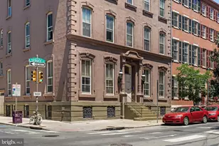 1035 Spruce St, Philadelphia, PA 19107 - Photo 2