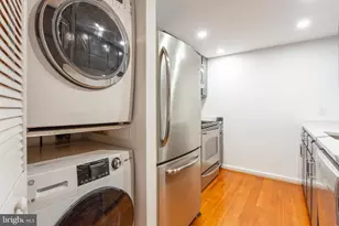1035 Spruce St, Philadelphia, PA 19107 - Photo 22